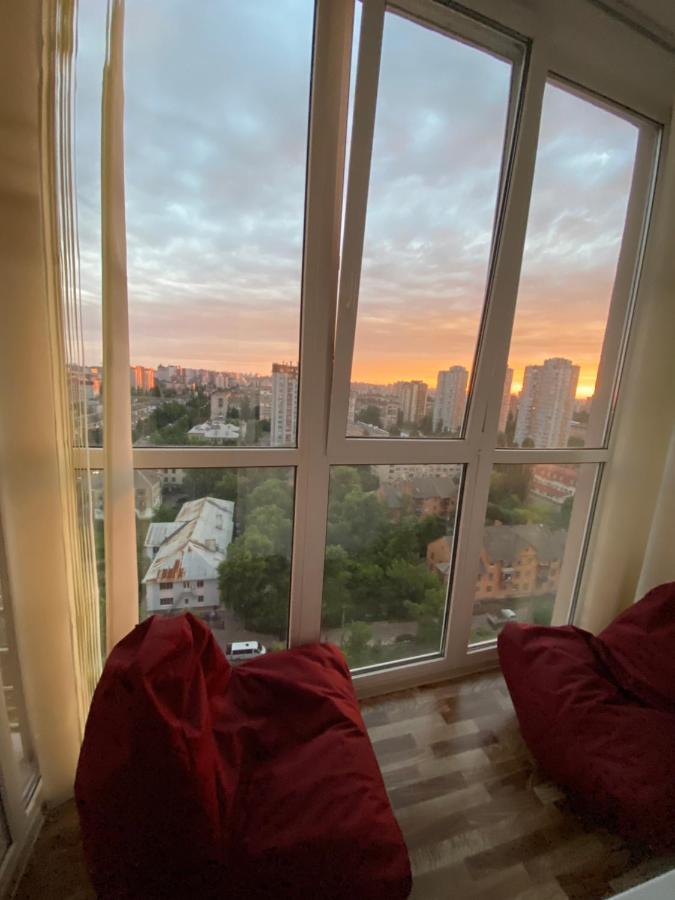 Large 2 Room Apartment With A Beautiful View 2 Min Metro Chernigivska Київ Екстер'єр фото
