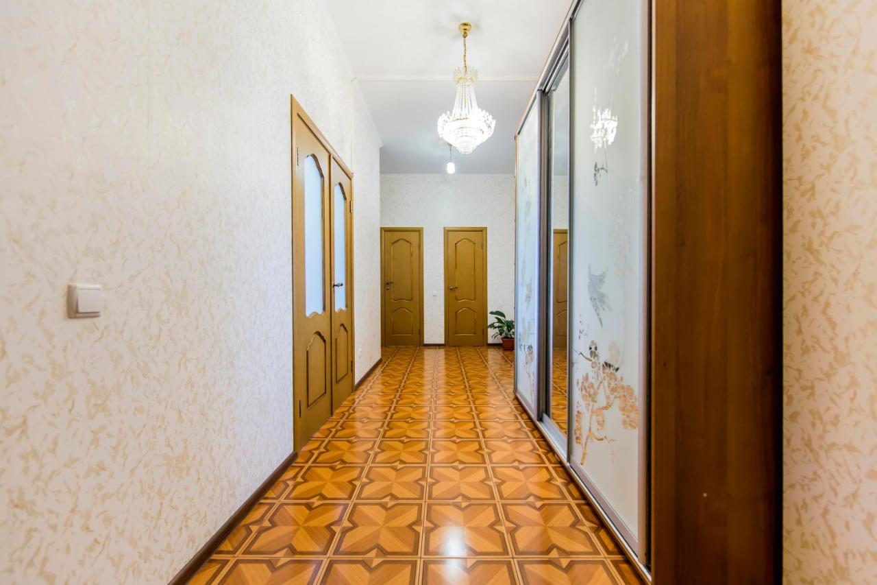 Large 2 Room Apartment With A Beautiful View 2 Min Metro Chernigivska Київ Екстер'єр фото