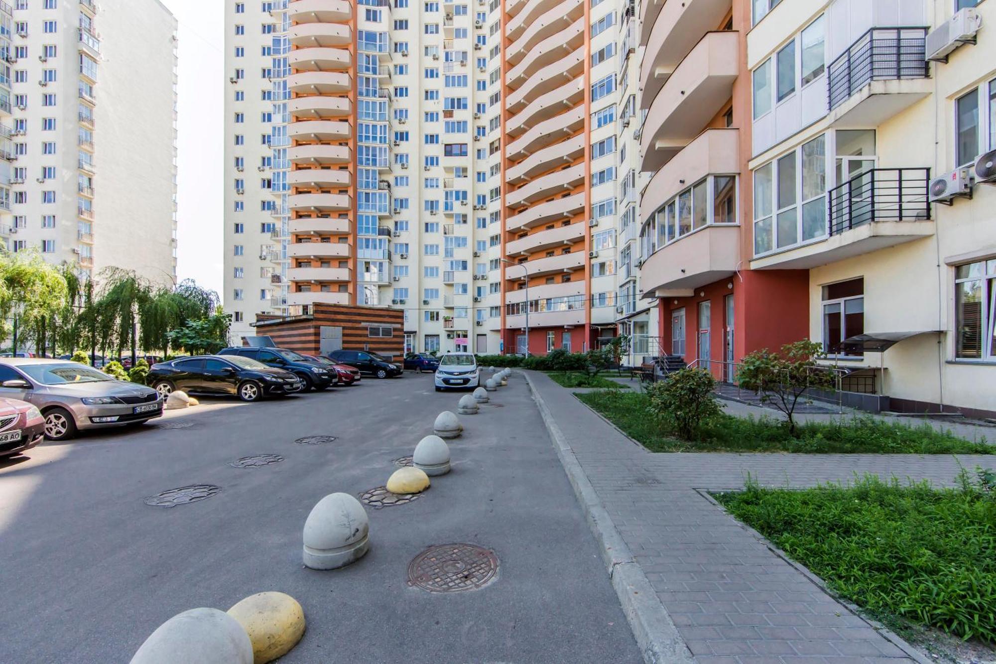 Large 2 Room Apartment With A Beautiful View 2 Min Metro Chernigivska Київ Екстер'єр фото